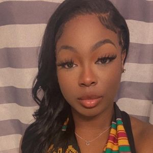 Meet your Posher, Briara